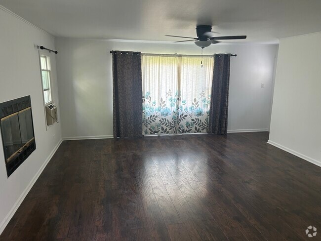 Building Photo - 3924 N Cass Ave Rental