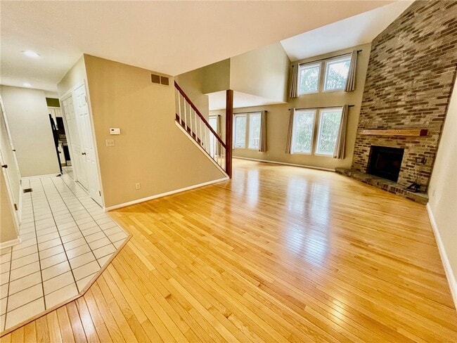 Photo - 48 Colonial Cir