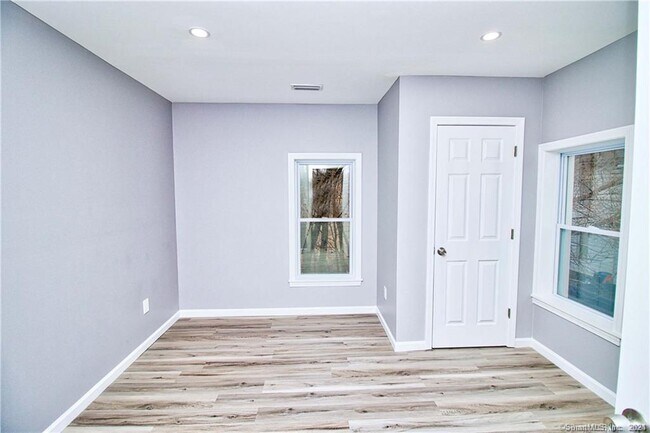 Photo - 34 Lester St Unit 1