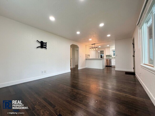 Photo - Charming Cottage Retreat with Modern Updates!