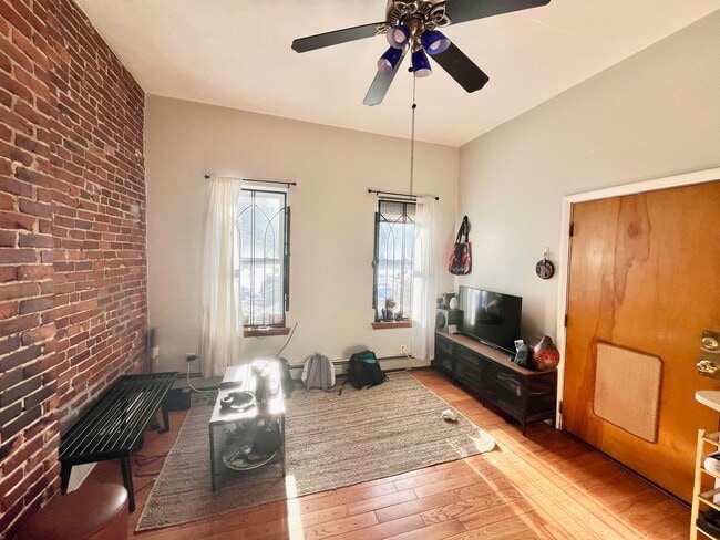 Photo - 71 Windsor St Unit 1A