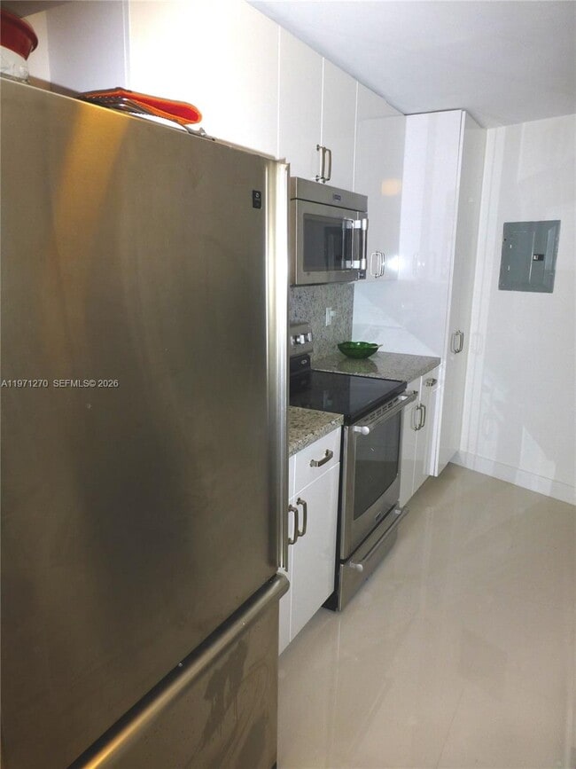 Photo - 1881 Washington Ave Unit 2E