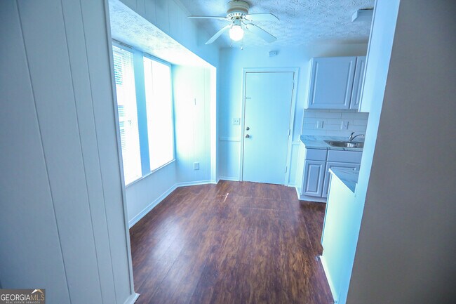 Photo - 1967 Singer Way