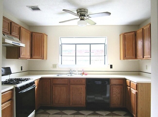 Photo - 14562 Oak Chase Dr