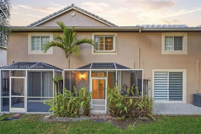 Building Photo - 2066 Madeira Dr
