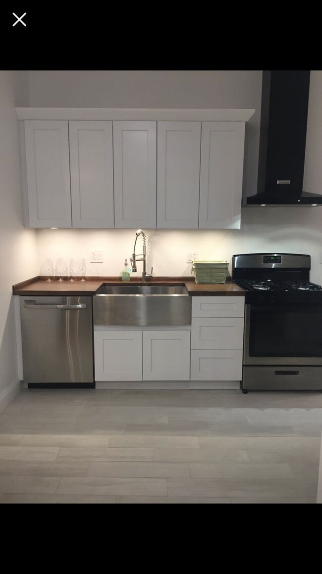 Photo - 16 E 40th St