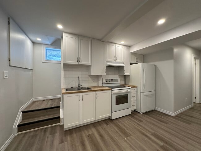 Building Photo - Ritson Road South