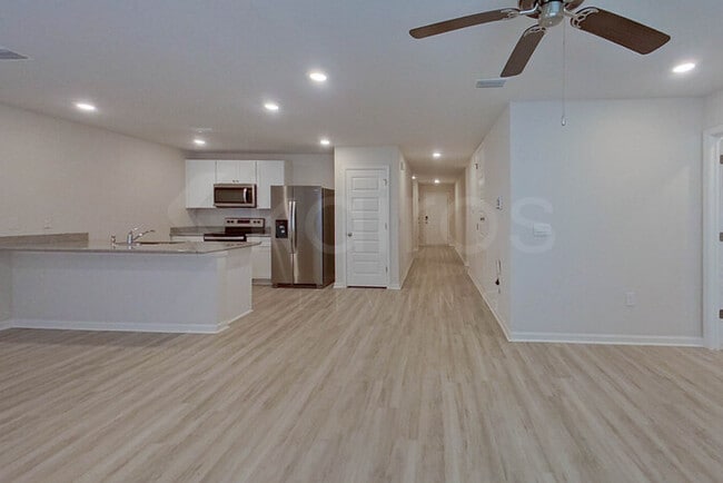 Photo - 110 Metalmark Dr