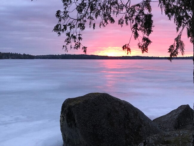 Photo - 637 W Shore Rd