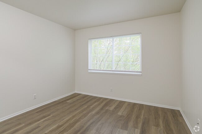 3 BR, 2 BA - 1100 SF