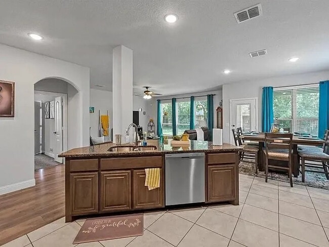 Photo - 1902 Sunflower Dr