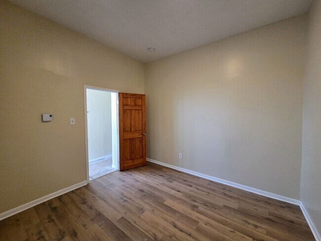 Photo - 1323 W Butler St Unit 1st Floor