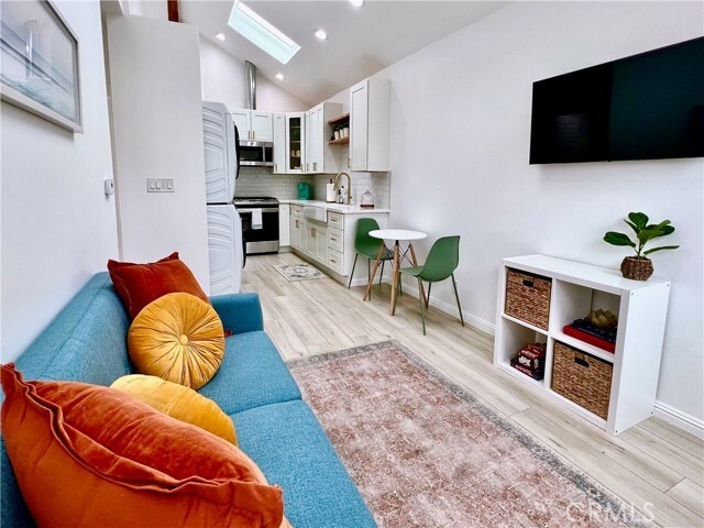24033 1/2-24032 Welby Way