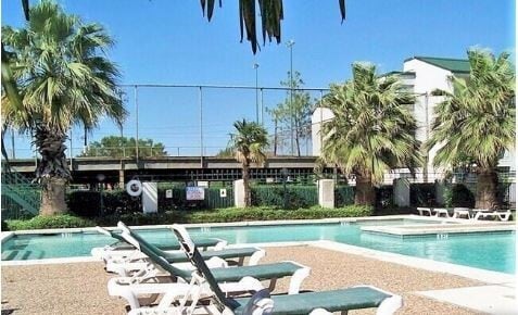 Building Photo - 2816 S Bartell Dr Unit 37