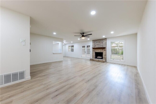 Photo - 7601 West Gate Blvd