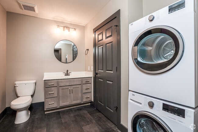 1BR, 1BA - 735 SF