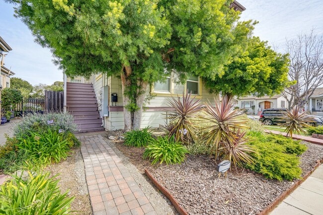 Building Photo - Eagle Avenue Unit A