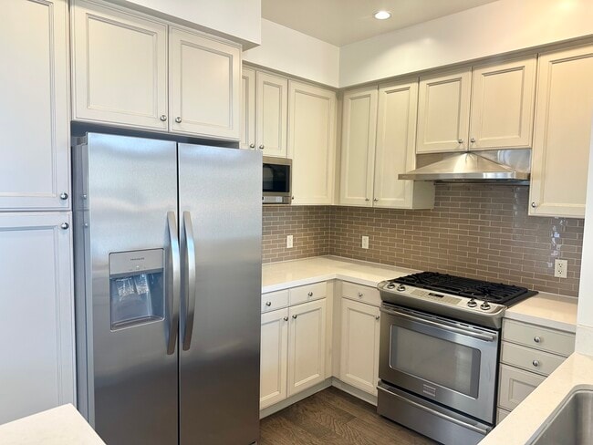 Photo - 1625 Granville Ave Unidad #302