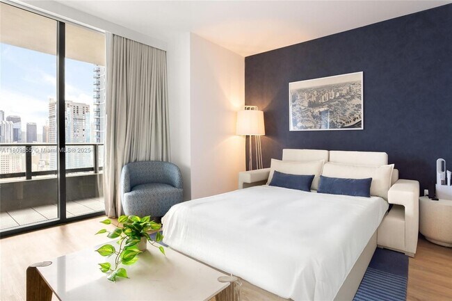 Photo - 159 NE 6th St Unidad 3012