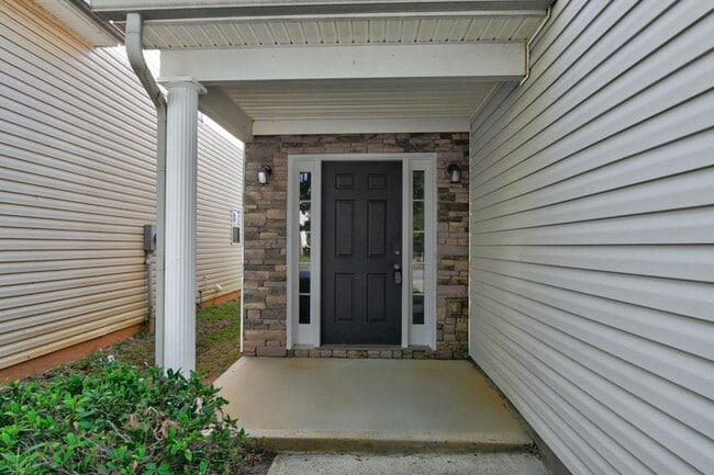 Photo - Gorgeous 3-Bedroom Home with Extra Flex Space!