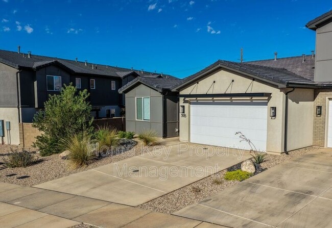 3915 Razor Dr