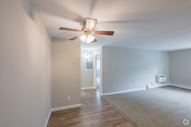 2BR, 1BA - Scarlet - Dining Area