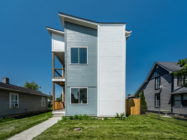 Building Photo - 1026 St Peter St Rental