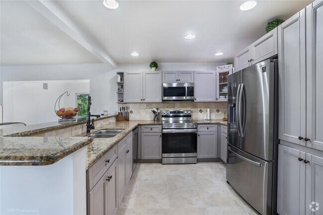 Building Photo - 6680 NW 26th St Rental