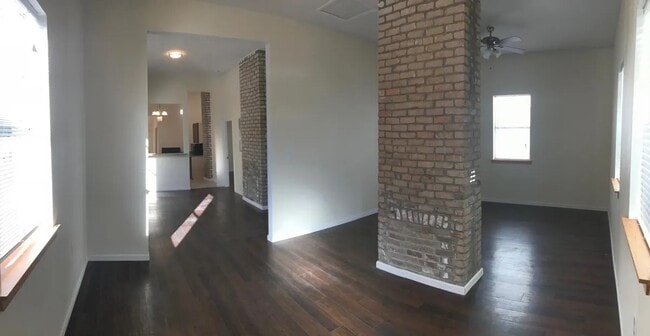 Photo - 2723 2nd St