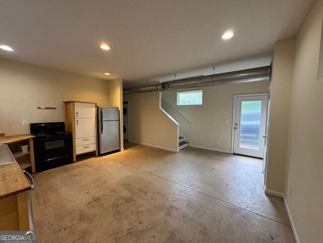 Photo - 283 Athens Ave