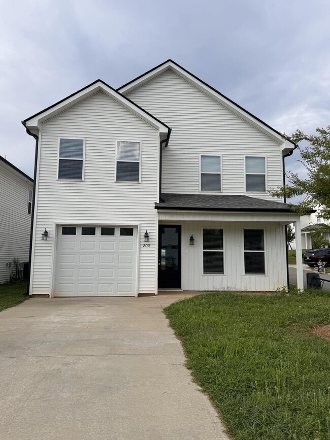 Building Photo - Modern 3-Bed, 2.5-Bath Home in Travelers R...