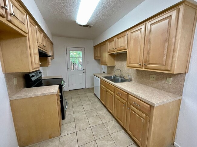 Building Photo - 6108 37th St Unit B