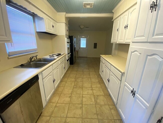 Photo - 3BR/2BA Home with Garage in an Established Lake Charles Neighborhood