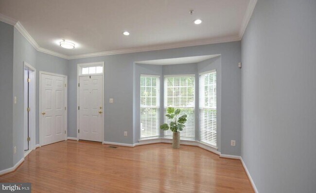 Photo - 422 Sheila St