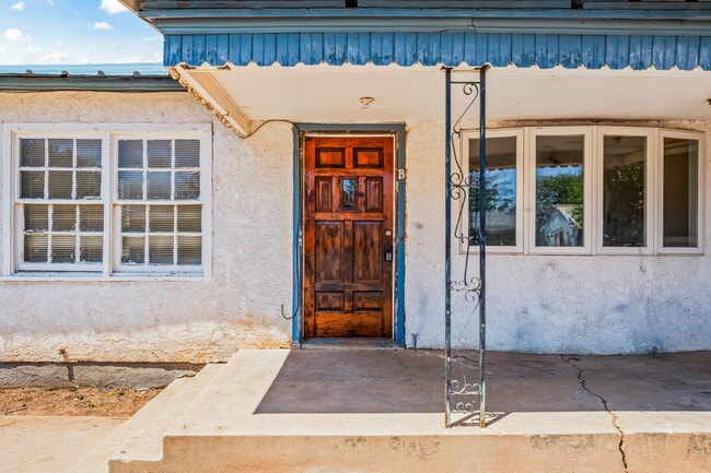 Photo - Cute 2/1.5 Duplex, Minutes from TTU & Downtown LBK Unit B