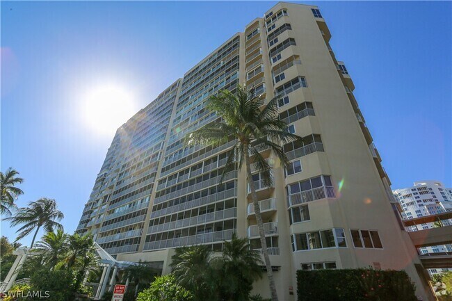 Building Photo - 4041 Gulf Shore Blvd N Unit 305 Rental