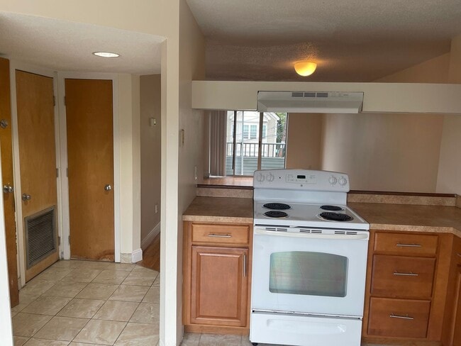 Photo - Modern Duplex with Pool, Parking, 2 balconies and 1 deck, Large Bedrooms, 1.5 bath 1 FREE MONTH