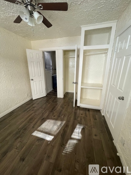 Photo - 5031 Bakman Ave