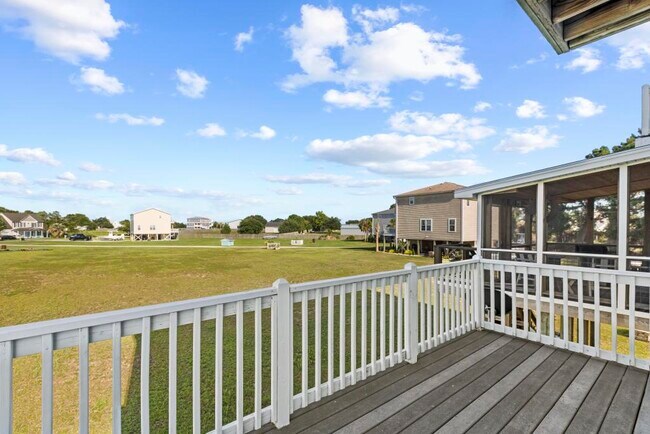 Photo - 220 Twin Oaks Dr