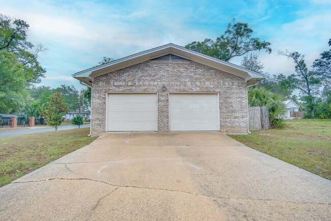 Photo - Beautiful 3BR Home in North Hill – Special: ½ Off Deposit for Active-Duty Military!