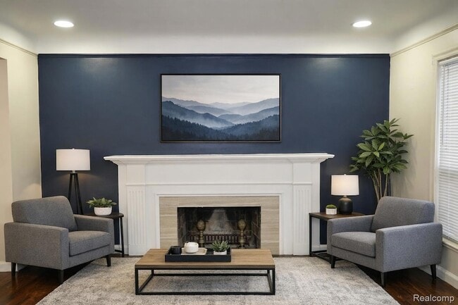 Building Photo - 7241 Outer Dr W