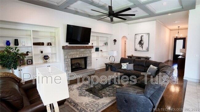 Photo - 12912 S 6th St