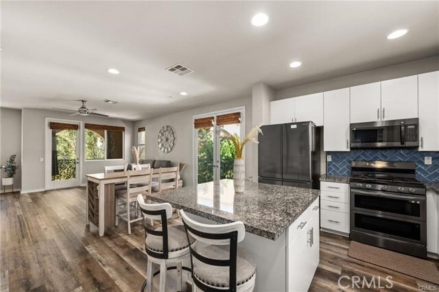 Building Photo - 817 S Anaheim Blvd