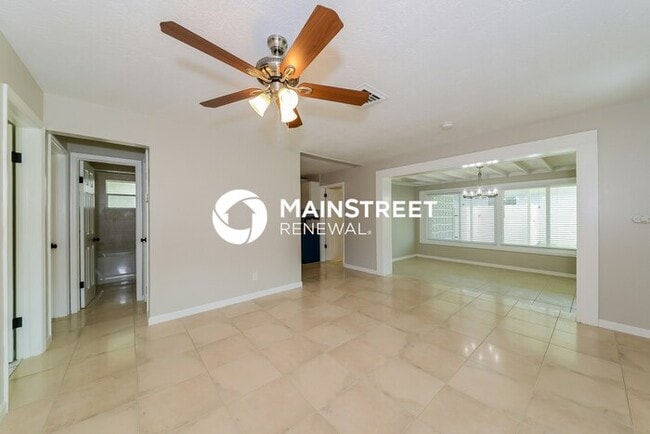 Building Photo - 3 Bedroom Pet-Friendly Home in SARASOTA, F...