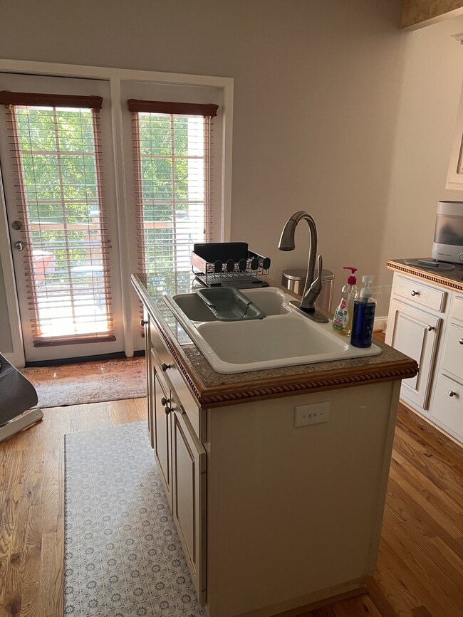 Photo - 757 Charleston Pl