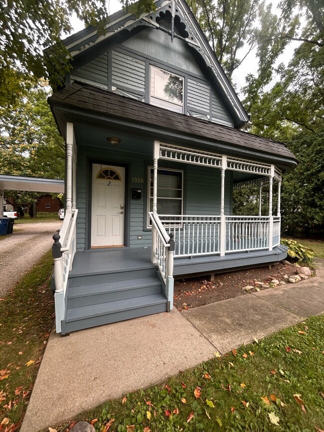 Building Photo - 1333 Pontiac Trail Rental