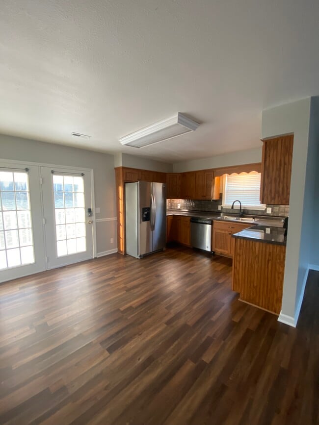 Photo - 193 Circle Dr