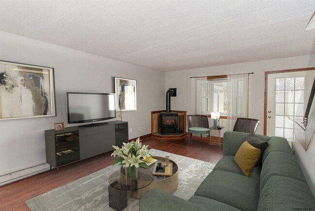 Photo - 17 Tenandaho Ln