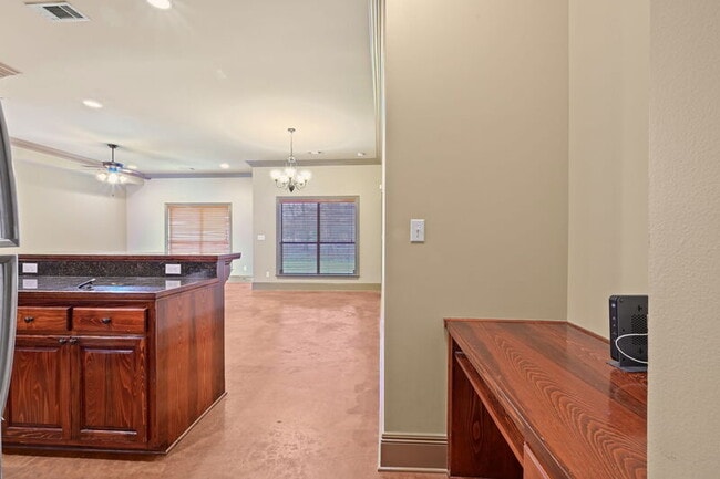 Photo - 3266 Northlake Ave