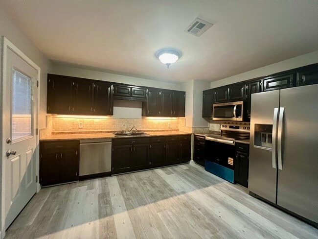 Photo - 1201 S 26th St